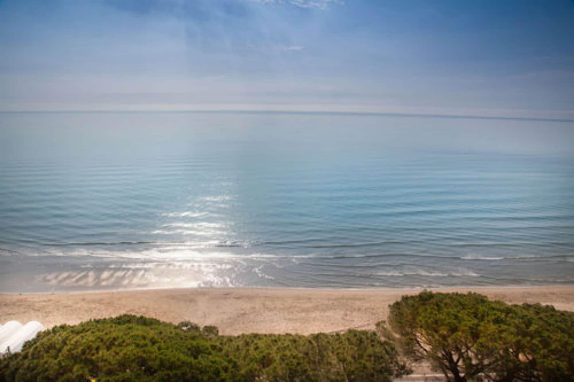 Grand Hotel Spiaggia อาลัสซิโอ ภายนอก รูปภาพ