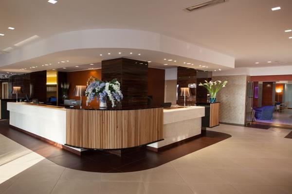 Grand Hotel Spiaggia อาลัสซิโอ ภายนอก รูปภาพ